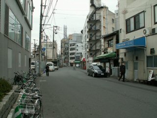 駐輪場前