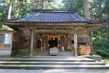 雄山神社・祈願殿